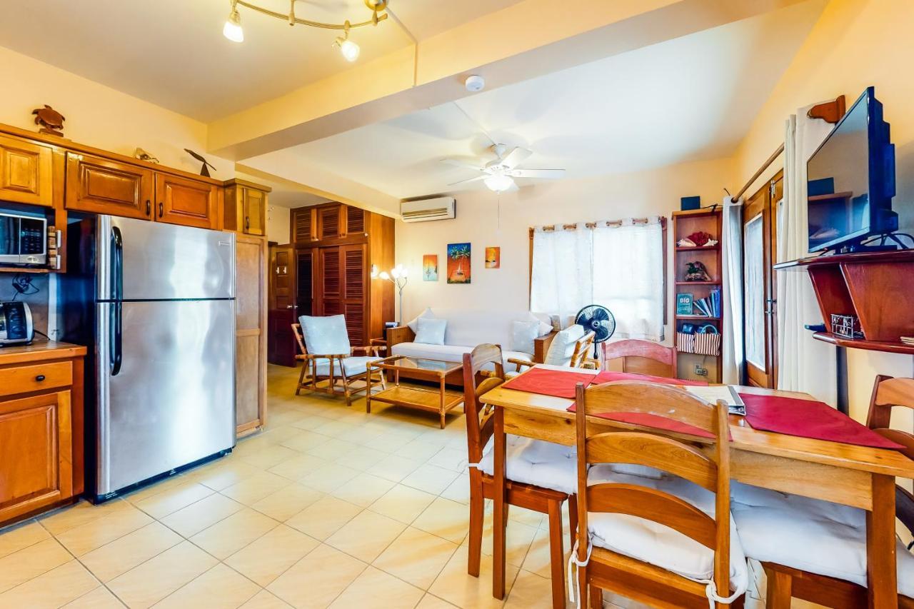 Coral Reef Condo San Pedro  Bagian luar foto