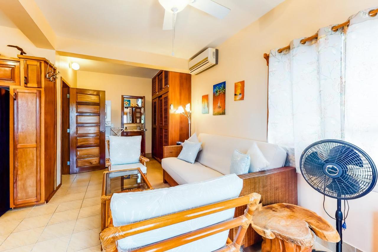 Coral Reef Condo San Pedro  Bagian luar foto